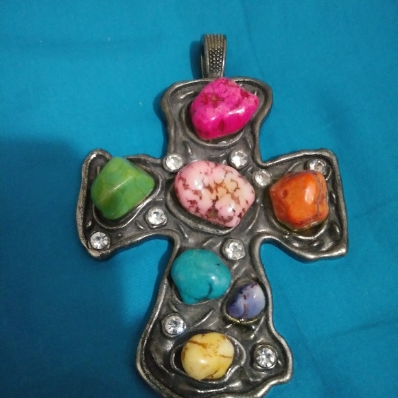 Cross pendent - Picture 2 of 3